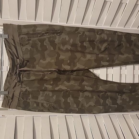 Marrakech Anthropologie Camoflage Jogger Pants Size 12 - Picture 2 of 5